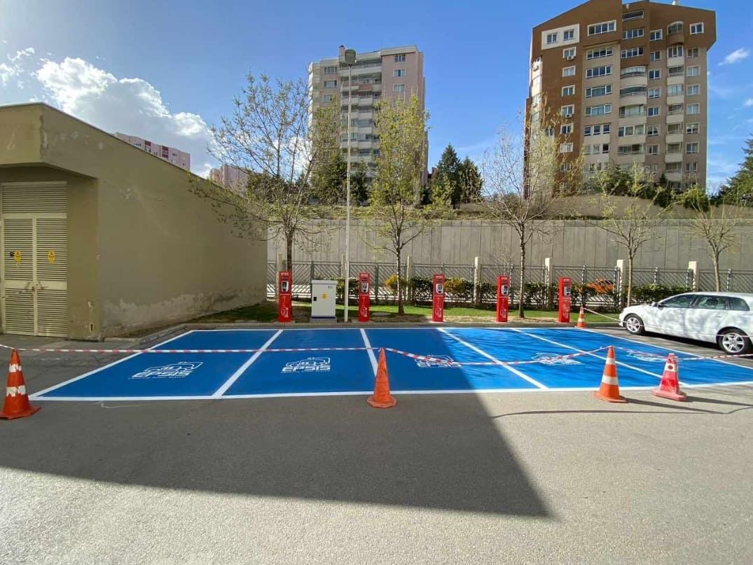 Elektrikli Şarj Alanı Boyama